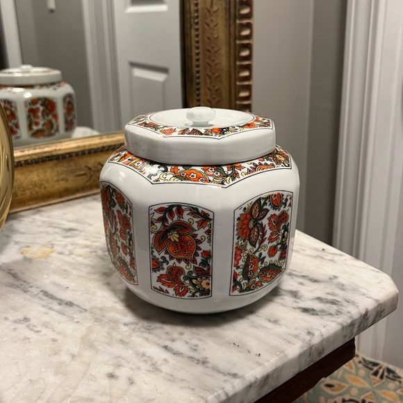 70s vintage floral storage canister - Picture 2 of 6